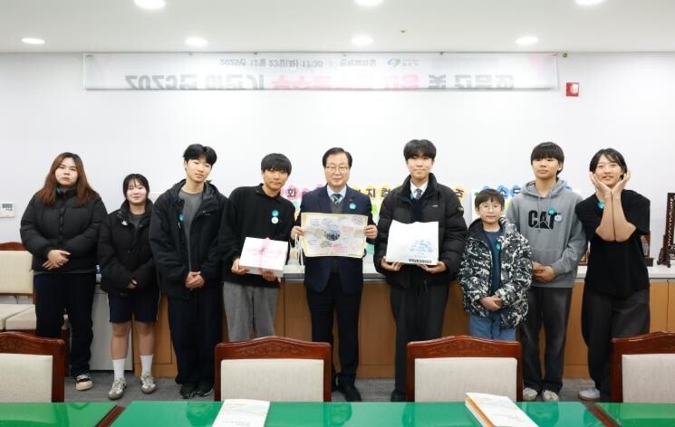 유희태 완주군수, 간담회 열고 청소년...