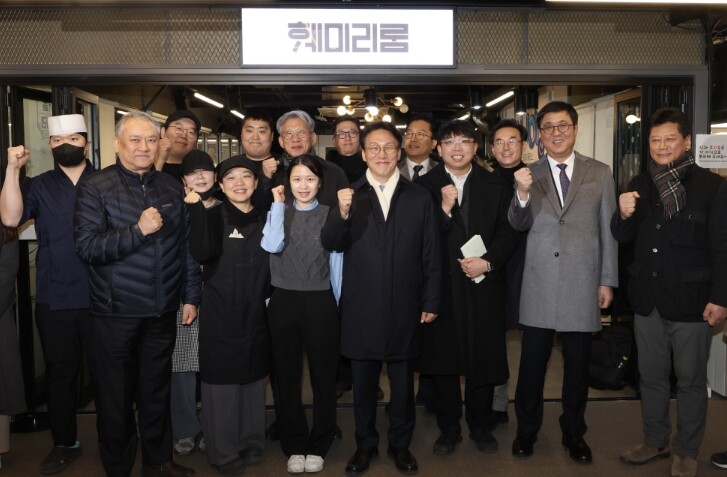 김민석 국무총리, 경동시장 방문해  ...