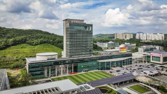 용인특례시, 롯데몰 수지점 1층 로비...