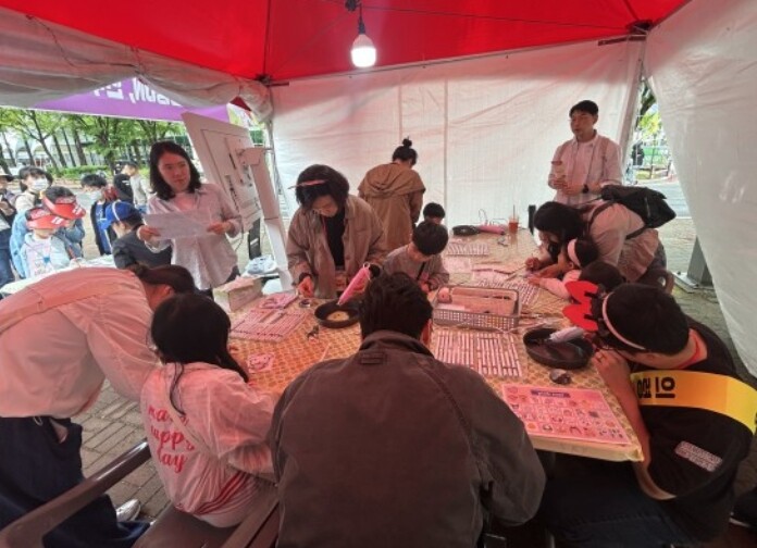 의령군, 홍의장군축제서 인구정책 홍보...