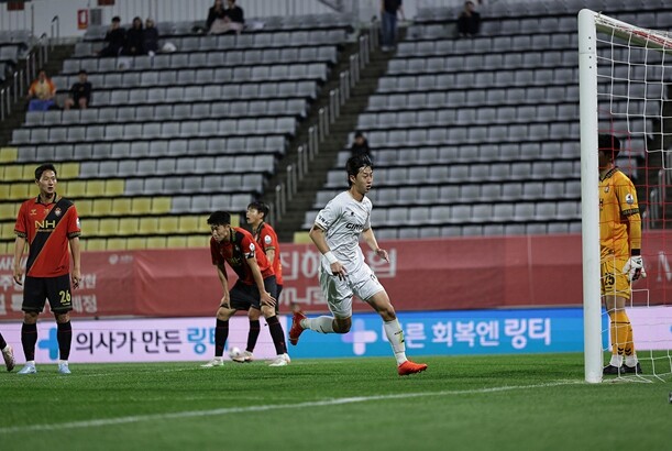 김해FC2008, 경남FC와의 ‘신 ...
