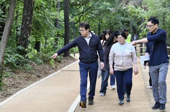 수원시 영통구, 혜령공원 맨발걷기길 ...