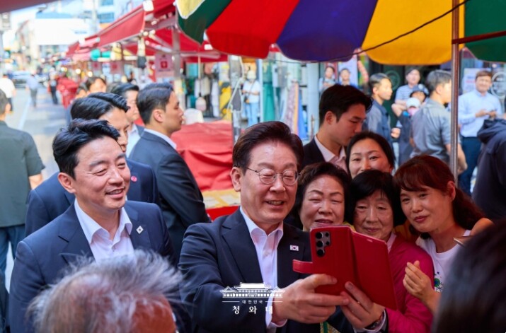 이재명 대통령, 경북 안동구시장 방문...