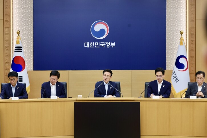 김민석 국무총리, 국민참정권 침해 관...