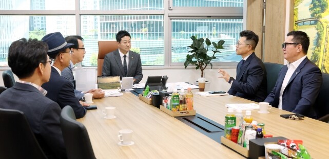 경기도의회 김진경 의장, 중고차 시장...