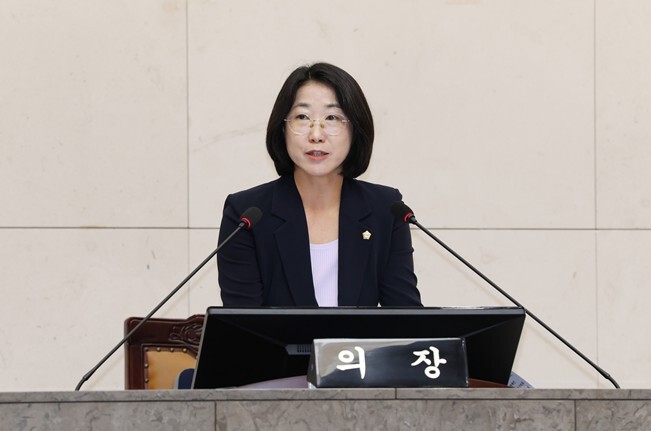 제10대 금천구의회 출범...첫 여성...