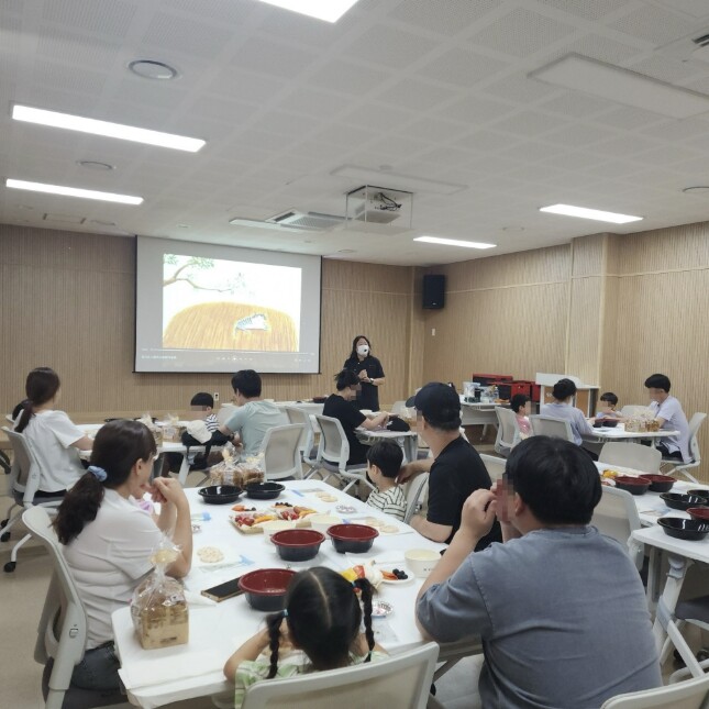 예산군, 책으로 놀고 가족과 웃는다…...