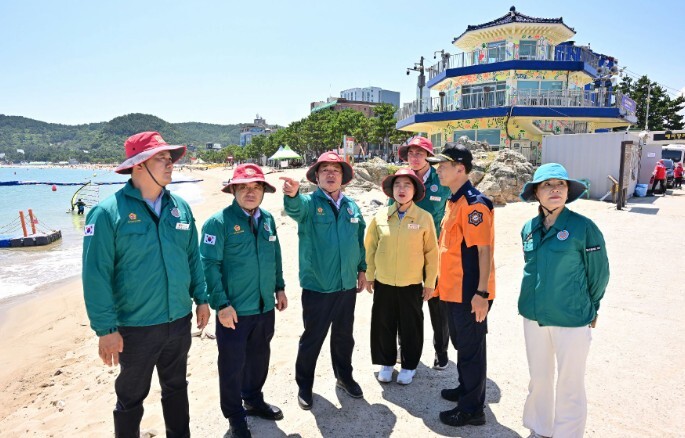 울산시의회 행정자치위원회, 폭염 속 ...