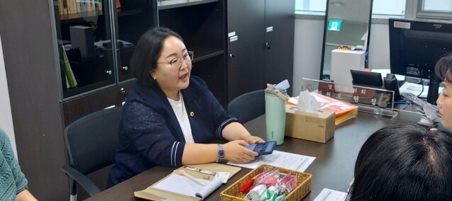 경기도의회 오현정 의원, 작은도서관 ...